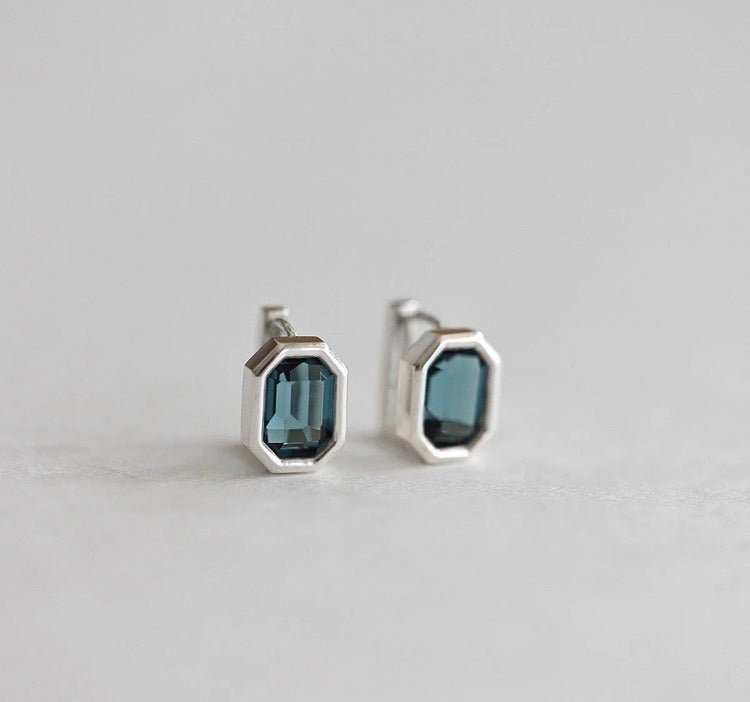 小丞飾 韓國製造
正統韓國長方水晶易扣耳環$790 #119

■採用925銀 水晶材質

水晶 黑水晶 藍水晶 橘水晶
顏色 銀色

寬約 7.7mm