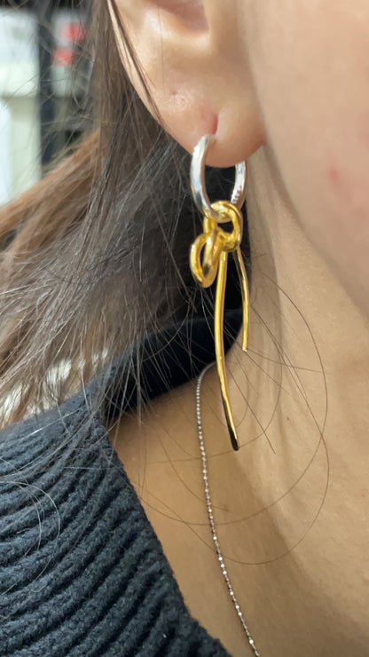 小丞飾
撞色蝴蝶結長墜耳扣
$990。R602072