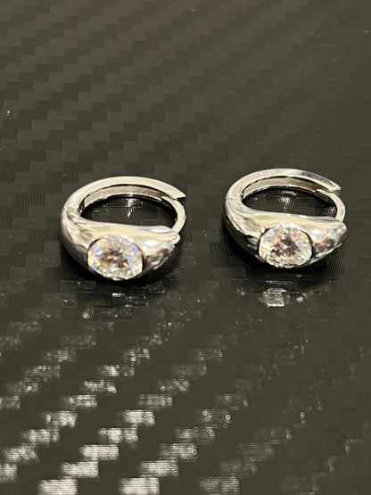 小丞飾-莫桑鑽50分 簡約圓弧百搭莫桑耳扣 內直徑10mm E6031409