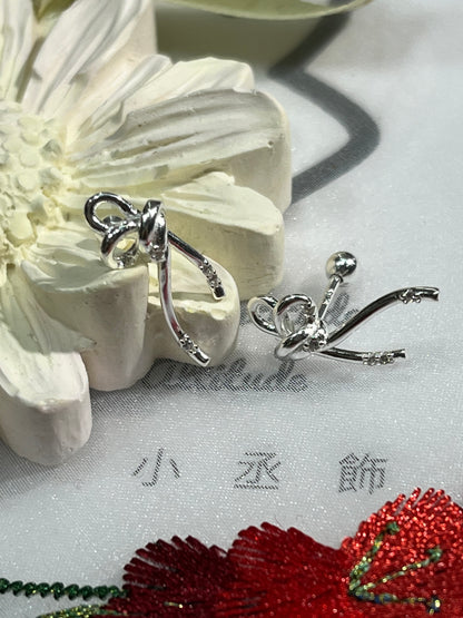 小丞飾 韓國製造 微鑲扭結蝴蝶結 轉珠耳環 珠珠3mm 耳針6.5mm #114