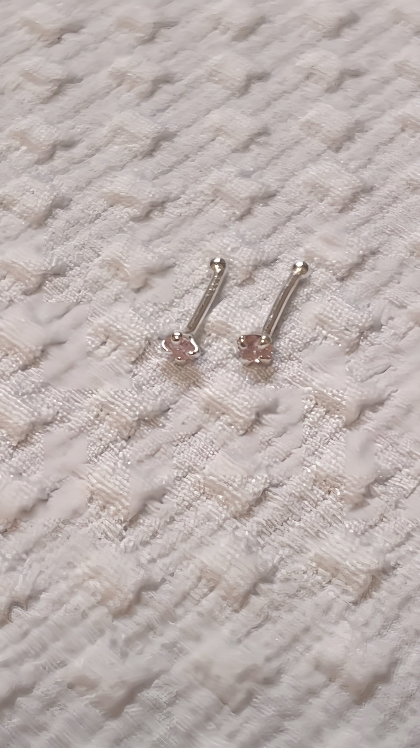 小丞飾👆足銀s999. 養耳棒 / 10個顏色 0.8公分 
白、粉、紫、黑、石榴紅 
藍色 莓紅 橙色 黃色 綠色
一組兩個 $50