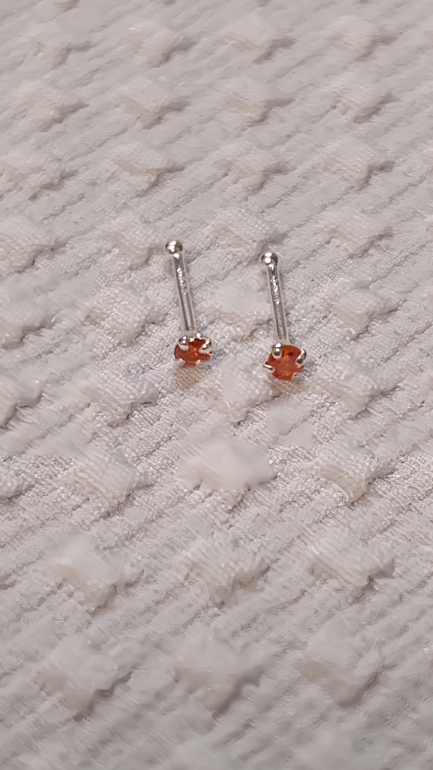 小丞飾👆足銀s999. 養耳棒 / 10個顏色 0.8公分 
白、粉、紫、黑、石榴紅 
藍色 莓紅 橙色 黃色 綠色
一組兩個 $50