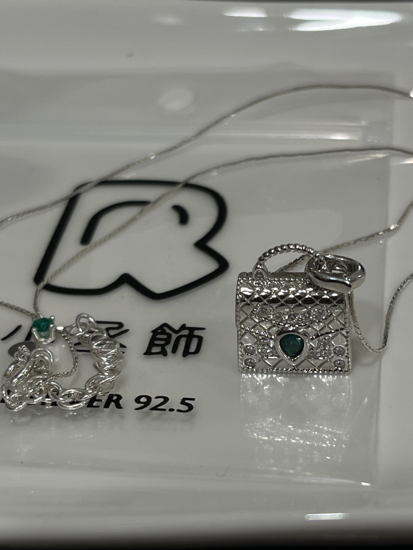 小丞飾_閃亮綠鑽包包項鍊
40+5公分
$1090