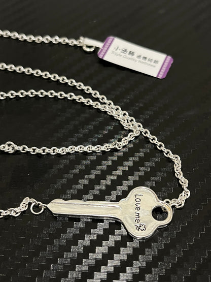 小丞飾
韓國Love me 鑰匙🔑項鍊 
47+2公分
$2290   N602072