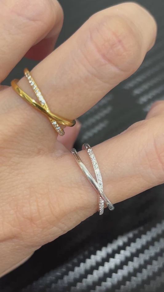 小丞飾
交叉微鑲氣質亮銀戒指
$690
金銀兩色 #R601112