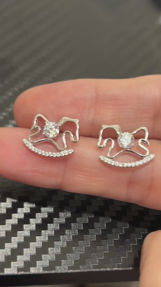 小丞飾-莫桑鑽30分 閃鑽木馬耳環 E6031403