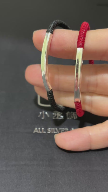 小丞飾
韓國長管圓珠微笑蠟繩
$990 
17公分 適合14-16公分手圍佩戴   B601049