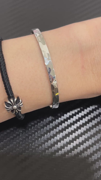 小丞飾
閃亮亮捶打4mm 開口手鐲 $1190