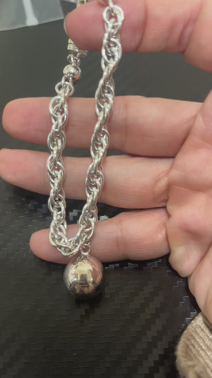 小丞飾
交疊圈圈韓國大銀球重工手鏈 球球13-14mm
$2990 
總長18公分 適合實際手圍14-16公分配戴 #B6010213