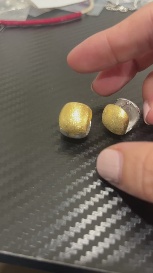 小丞飾
金銀兩面多戴款閃砂方弧面耳扣
$890  #E601022